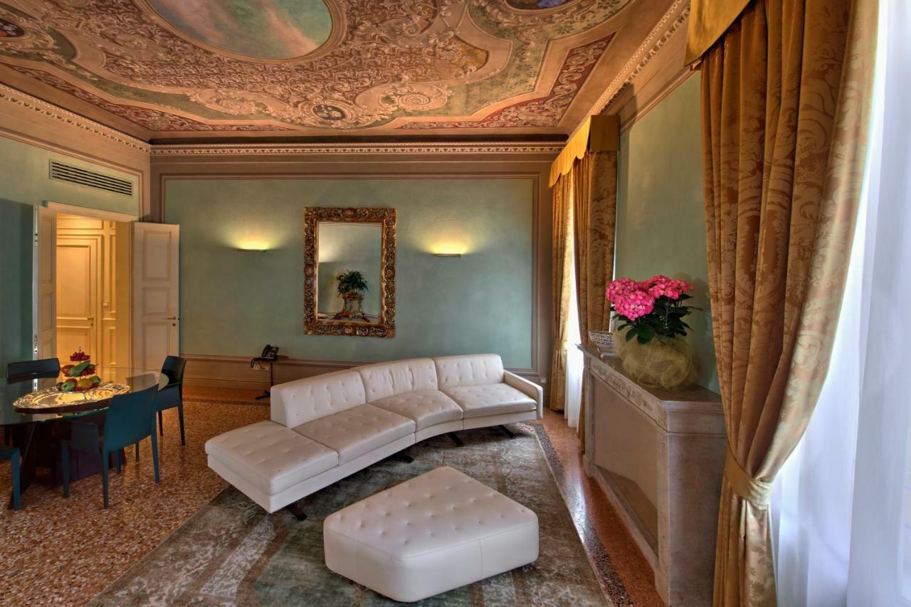 Hotel Rua Frati 48 In San Francesco مودينا المظهر الخارجي الصورة
