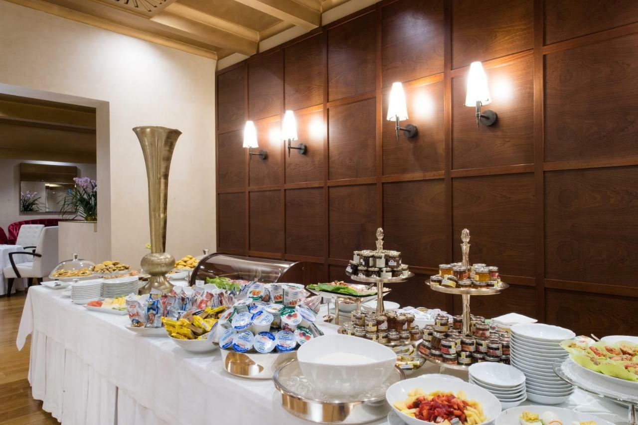 Hotel Rua Frati 48 In San Francesco مودينا المظهر الخارجي الصورة
