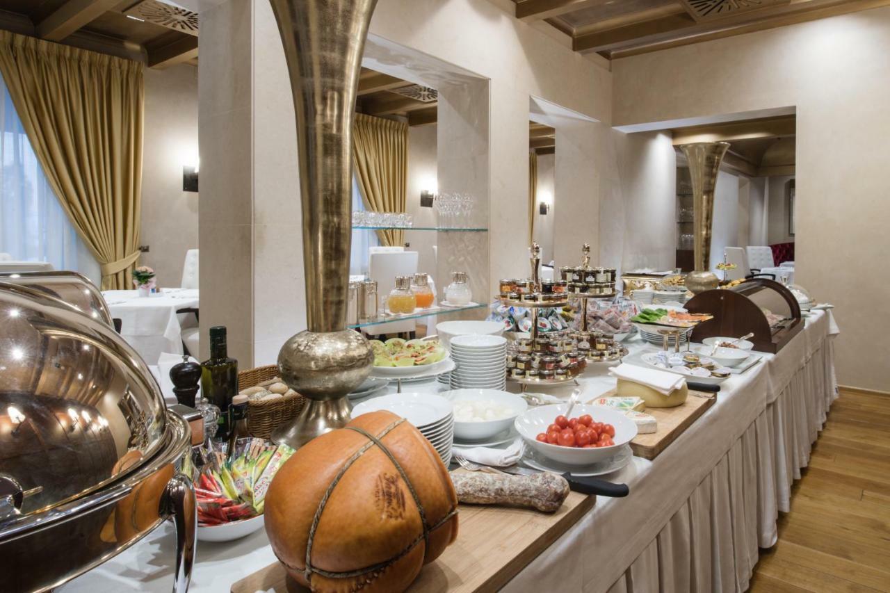 Hotel Rua Frati 48 In San Francesco مودينا المظهر الخارجي الصورة