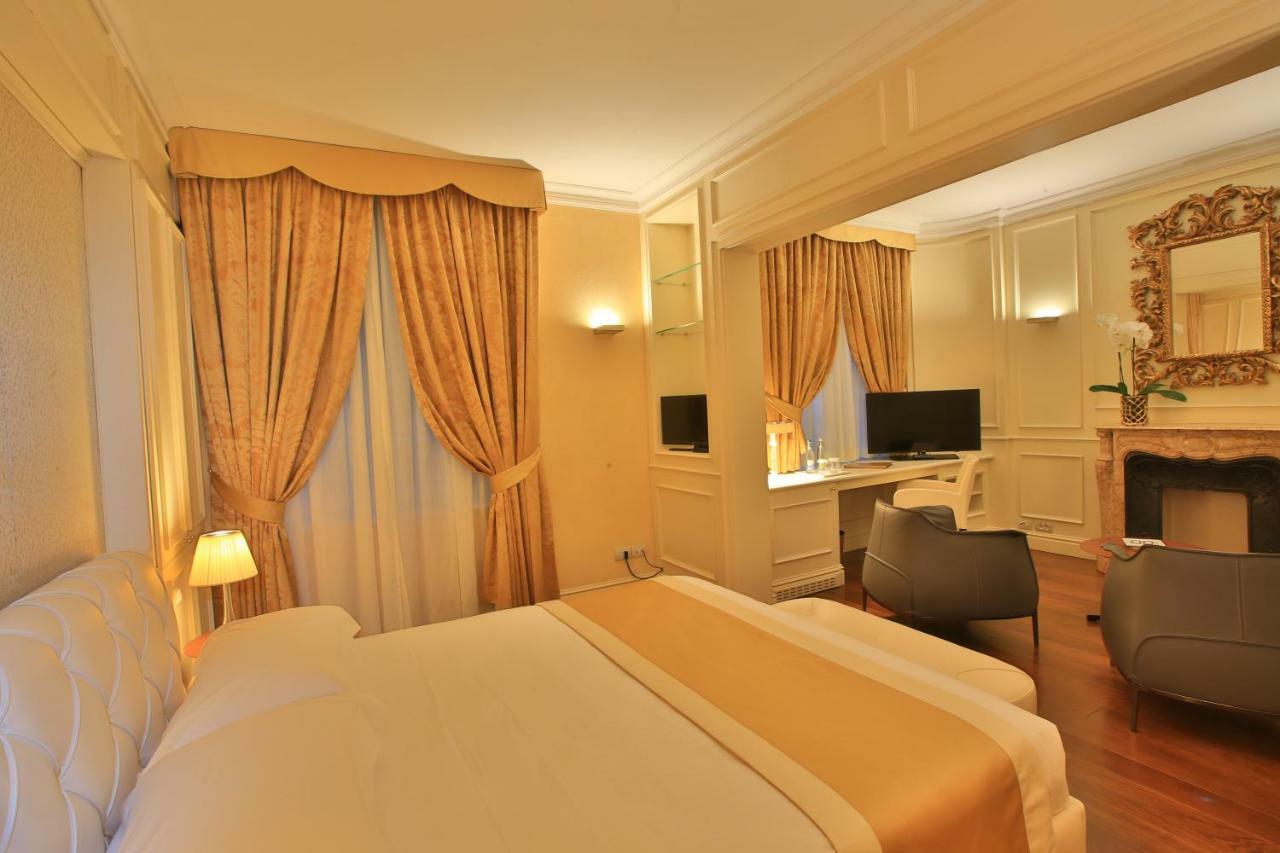 Hotel Rua Frati 48 In San Francesco مودينا الغرفة الصورة